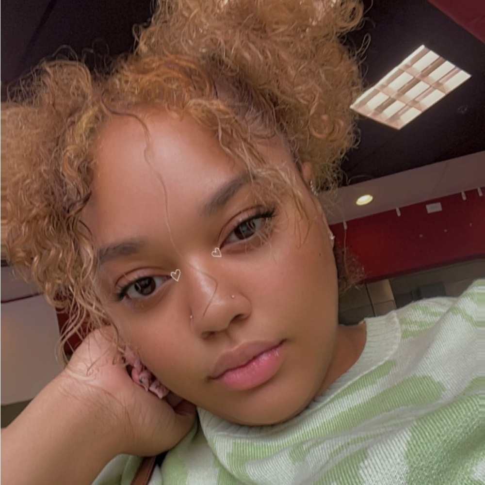 Meet your Posher, Talia